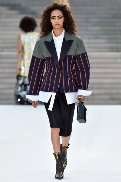 Look 49